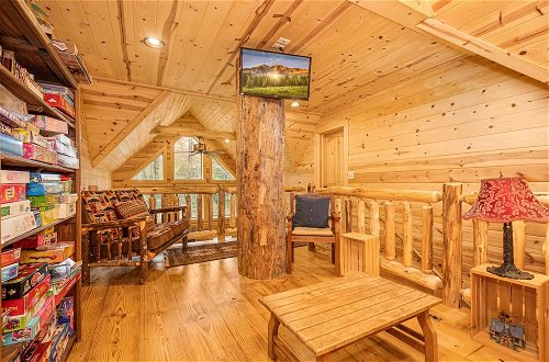 Photo 41 - Big Log Lodge