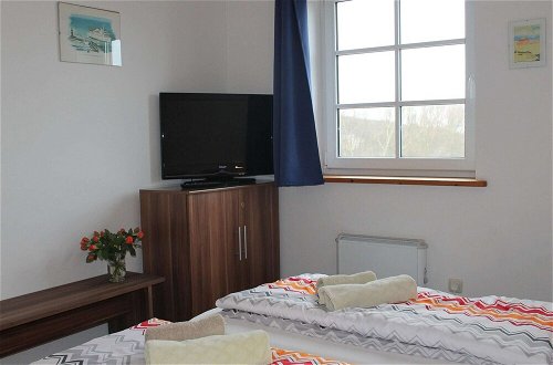 Foto 3 - Allergy Friendly Holiday Home near Beach with Lake View