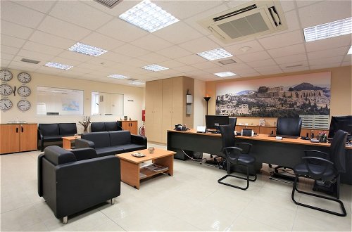 Photo 2 - GK Airport Suites - Free Shuttle