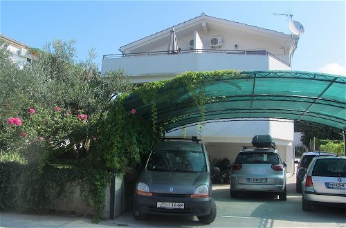 Photo 12 - Ante - Free Parking - A2