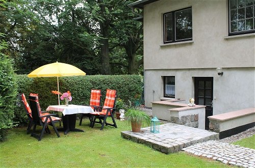 Foto 10 - Charming Apartment in Kropelin With Barbecue