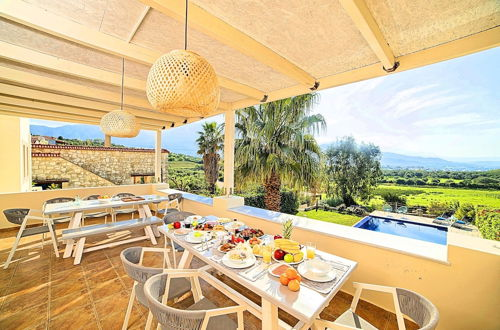 Foto 17 - Cretan Mansion with Heated Swimming Pool