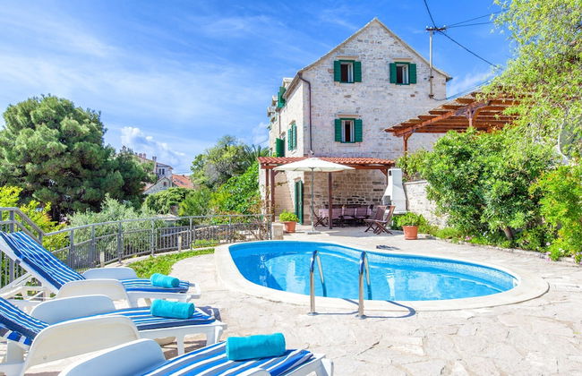 Villa in Sumartin Near Beach & Private Pool - Foto 23