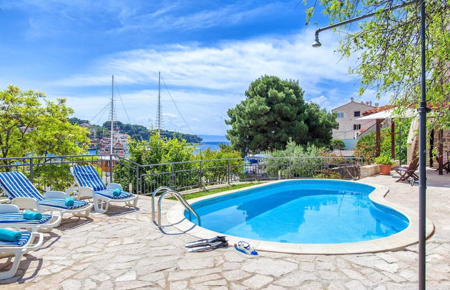 Villa in Sumartin Near Beach & Private Pool - Foto 14