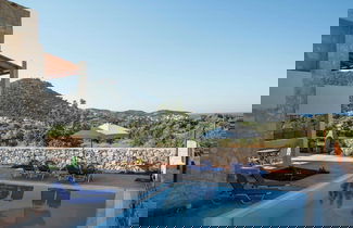 Foto 1 - Beach View Villa in Bali near City Center with Private Pool