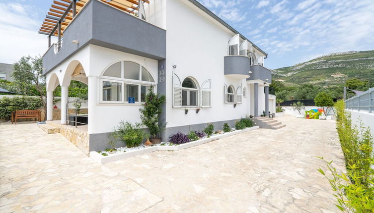 Photo 1 - Remarkable 4-bed House in Kaštel Novi