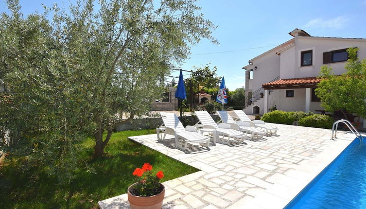 Foto 1 - Lovable Apartment, Pool With Deckchairs, Fenced Garden With Grill, Wifi and Airco