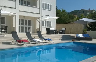 Foto 1 - Markle - Swimming Pool and Sunbeds - A6