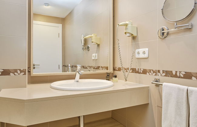 Universal Aparthotel Don Camilo - Foto 26