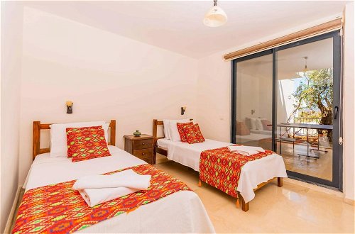 Foto 1 - Charming 4-bed Villa in Kalkan Magnificent View