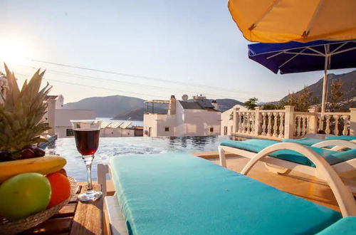 Foto 9 - Charming 4-bed Villa in Kalkan Magnificent View