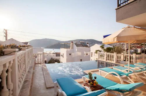 Foto 5 - Charming 4-bed Villa in Kalkan Magnificent View