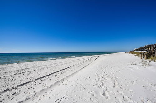 Photo 36 - Front Beach Riviera by Book That Condo