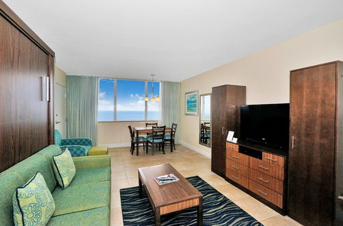 Photo 28 - Hollywood Beach Tower by Capital Vacations