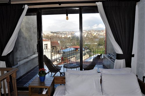 Photo 9 - Rooftop Balat Rooms & Apartments Turkuaz Olive