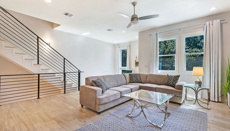 Photo 1 - Modern 4BR Townhouse Near French Quarter