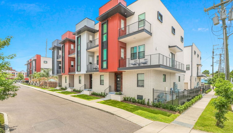 Photo 1 - New Townhouse with 2 Balconies