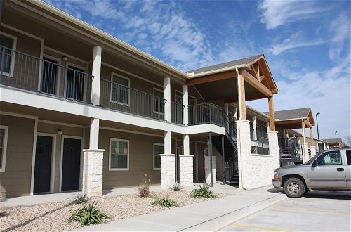 Photo 1 - Eagle's Den Suites Carrizo Springs a Travelodge by Wyndham