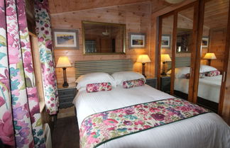 Foto 1 - Comfortable Cottage With Wooden Deck