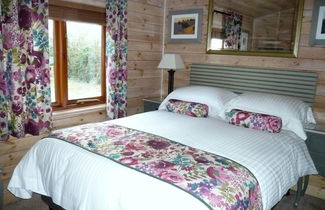 Photo 3 - Comfortable Cottage With Wooden Deck