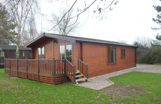 Foto 1 - Comfortable Cottage With Wooden Deck