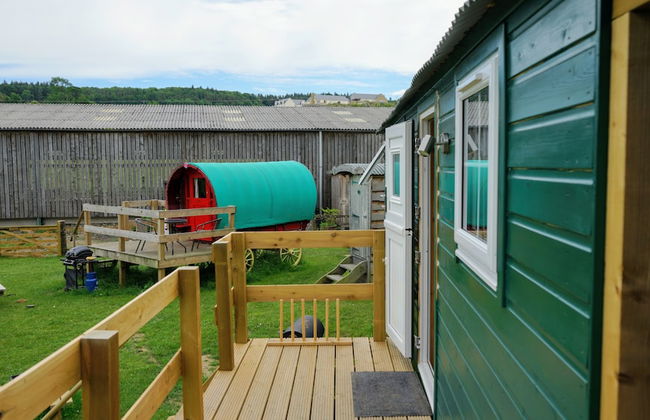 Unique Upcycled Straw Trailer @ Westcote - Photo 13