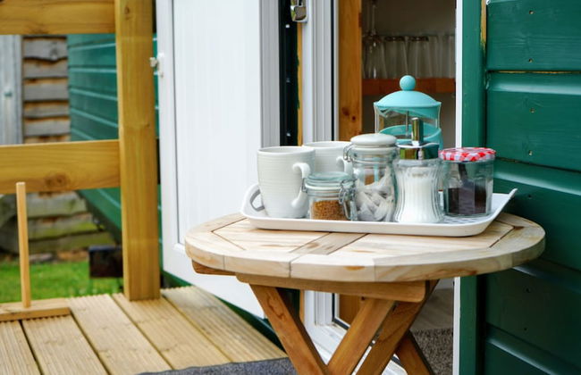 Unique Upcycled Straw Trailer @ Westcote - Photo 12