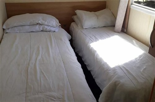 Foto 4 - Immaculate 3-bedroom Caravan on Combe Haven