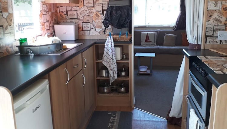Foto 1 - Caravan on Combe Haven - Sleeps 8 & Pet Friendly