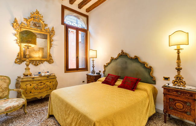 Luxury Venetian Rooms - Photo 10