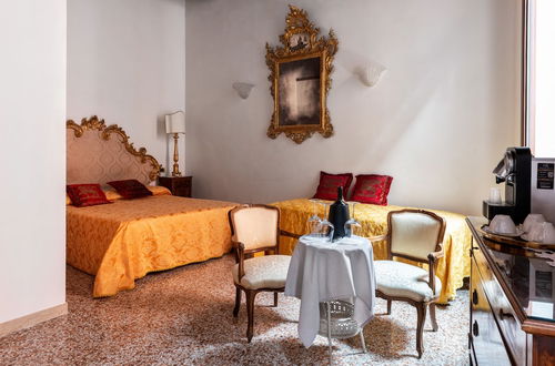 Photo 9 - Luxury Venetian Rooms