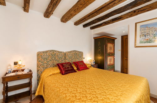 Photo 11 - Luxury Venetian Rooms