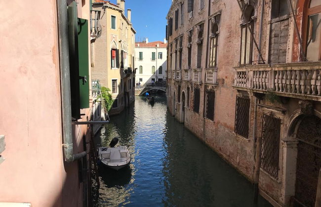 Luxury Venetian Rooms - Photo 40
