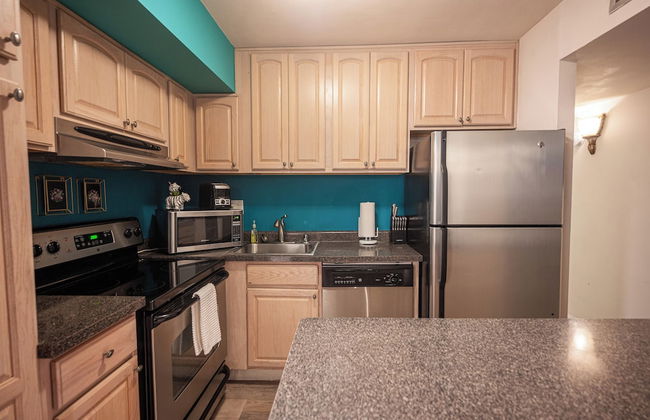 Stay Together Suites 2Bd-2Ba Apartment - Photo 12