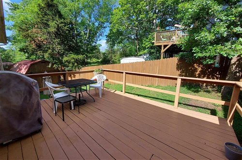 Foto 16 - Blue Bird Hill with Deck & Middle of Branson Location