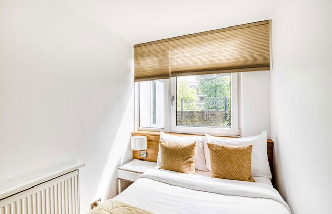 Homely 4 Bedroom House in Brixton - Foto 1