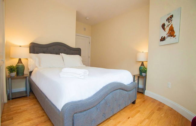 NEW 4 Bed 2 Full Bath Condo Near Back Bay - Foto 1