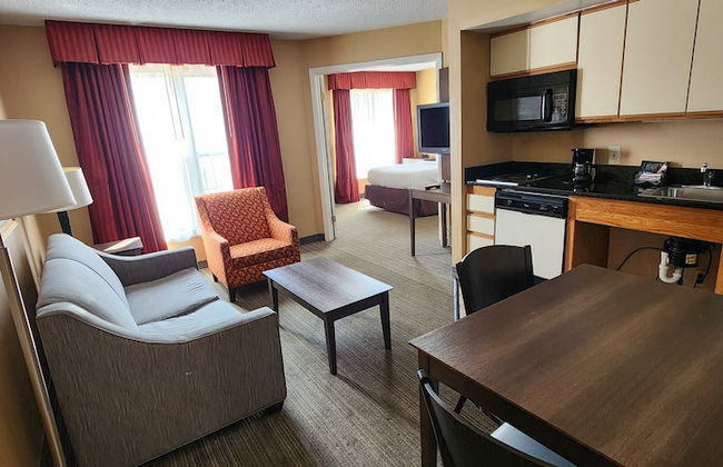 Affordable Suites of America Detroit-Warren - Photo 10