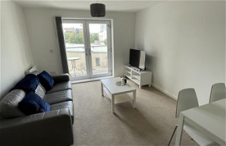 Foto 1 - Modern 2-bed Apartment in the Heart of Salford Quays