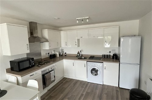 Photo 11 - Modern 2-bed Apartment in the Heart of Salford Quays