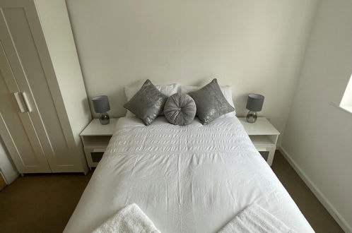 Photo 30 - Modern 2-bed Apartment in the Heart of Salford Quays