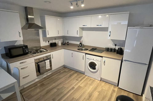 Photo 10 - Modern 2-bed Apartment in the Heart of Salford Quays