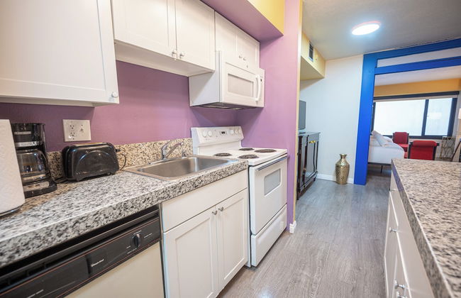 Stay Together Suites 1BD1BA Apartment - Photo 11