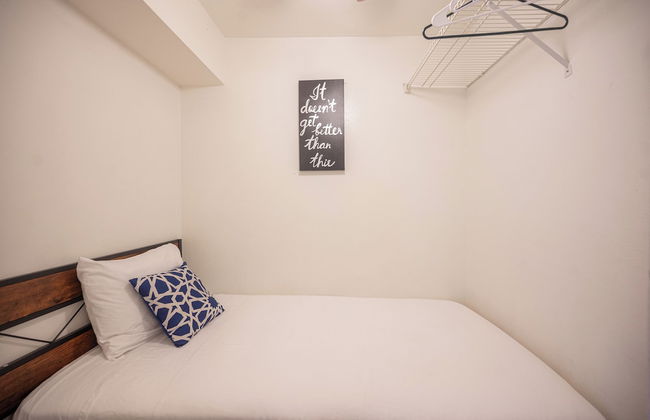 Stay Together Suites 1BD1BA Apartment - Photo 9