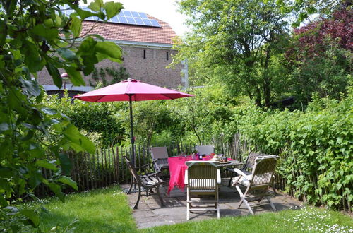 Photo 10 - Enchanting Cottage With Terrace, Garden