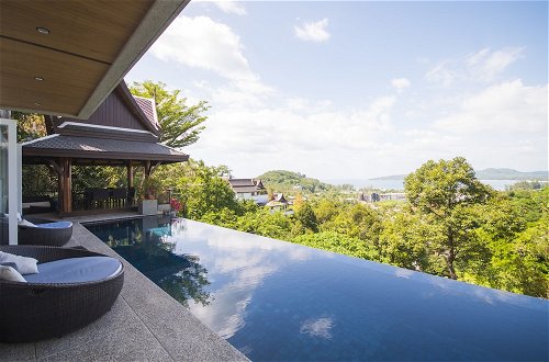 Foto 21 - 4-BR Seaview Villa with Large Pool at Surin Beach