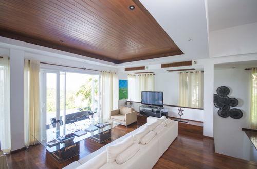 Photo 13 - 4-BR Seaview Villa with Large Pool at Surin Beach