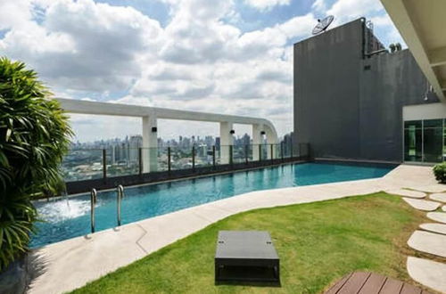 Photo 16 - Highrise Cityview Aspire Condo Gym Pool