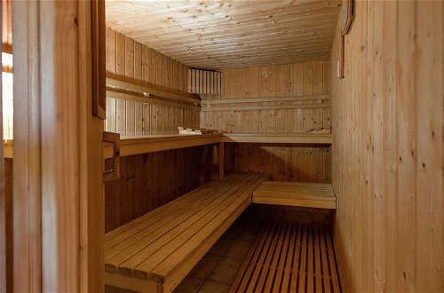 Foto 24 - Spacious Holiday Home in Chodes With Sauna