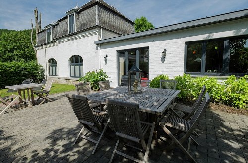 Foto 9 - Charming Holiday Home Along the Meuse With Outdoor Swimming Pool
